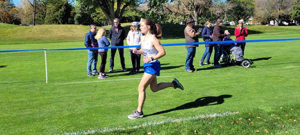 Veronica Spreitzer pushing to finish the race